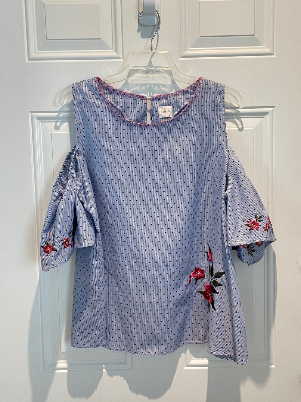 Cupio Light Blue Polka Dot Cold-Shoulder Top with Floral Embroidery Size XL